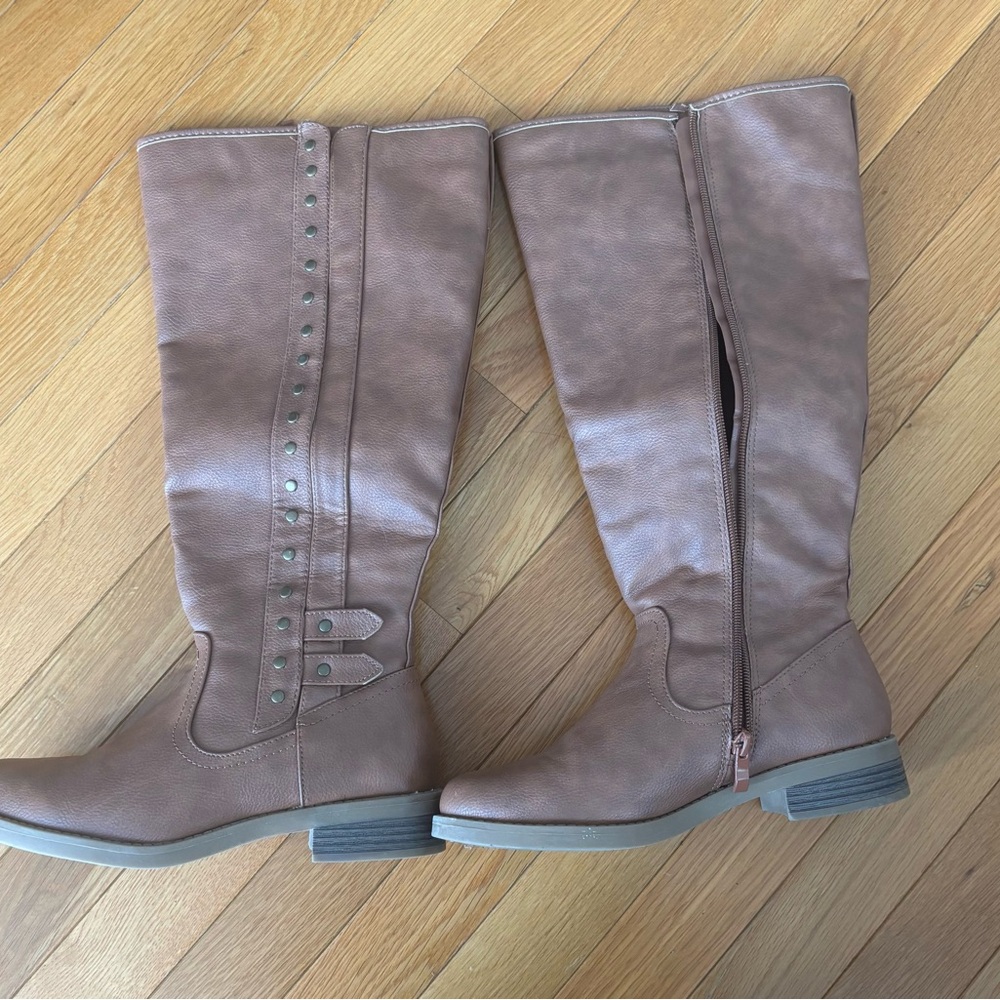 CentroPoint Women's Knee High Wide Calf Flat Heel Boots size 7